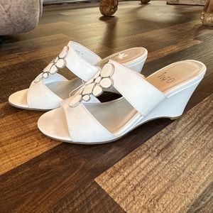 Gorgeous white sandals never worn size 7